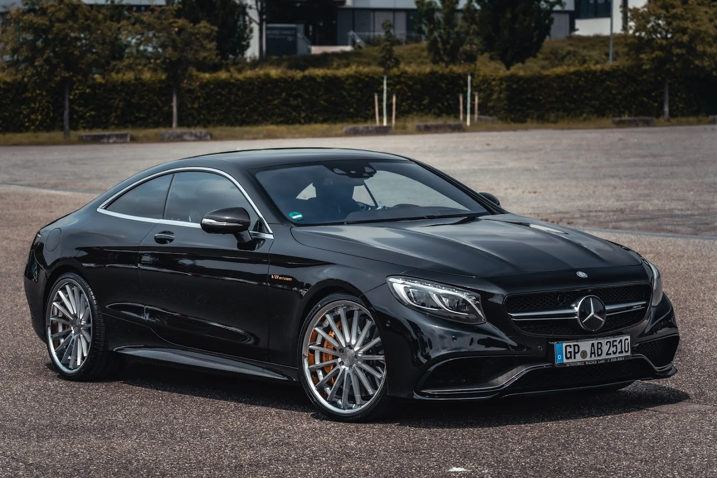Mercedes S63 AMG Coupé mit LA CHANTI Kompletträdern von 030 Wheels Berlin